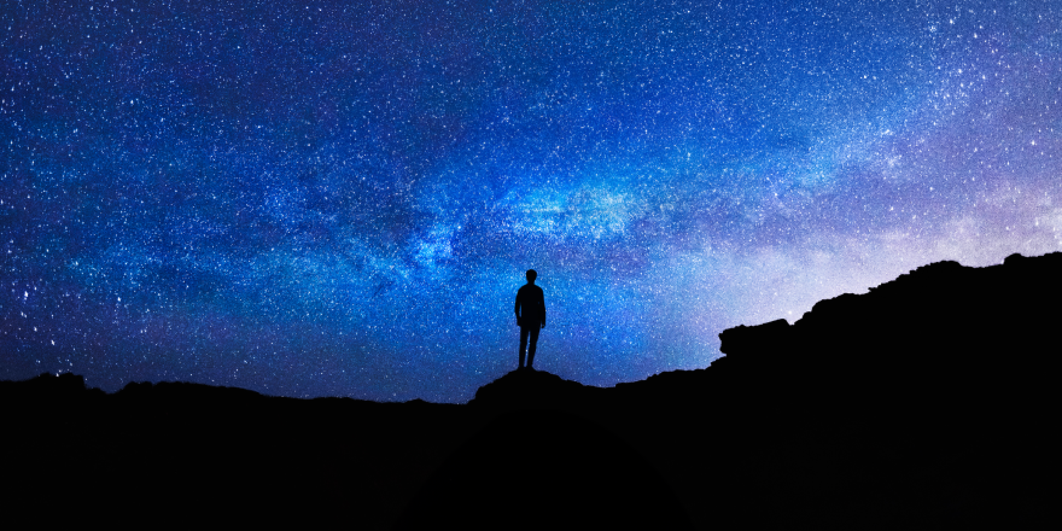 その腕に、美しい宇宙を映しだす